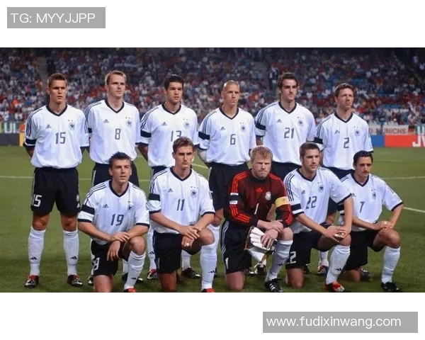 足球明星忠贞形象高清展示展现他们对足球的热爱与奉献精神